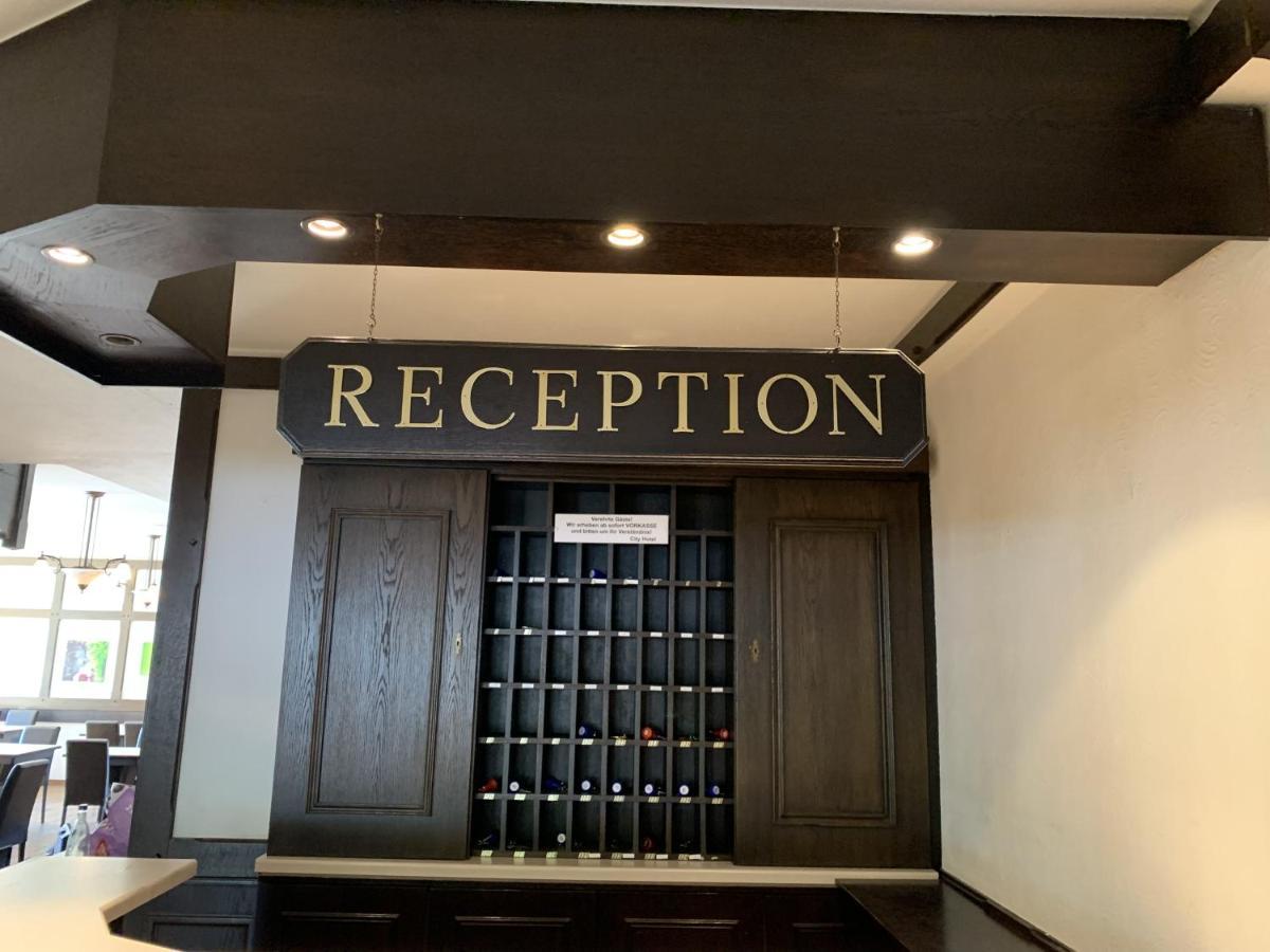 City Hotel 딘슬라켄 외부 사진